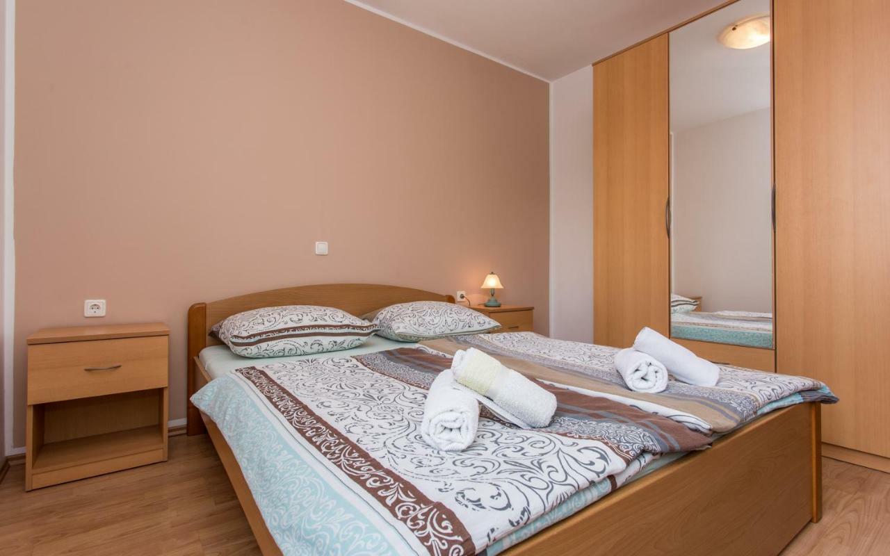Apartments Kraljic I Baska  Exterior photo